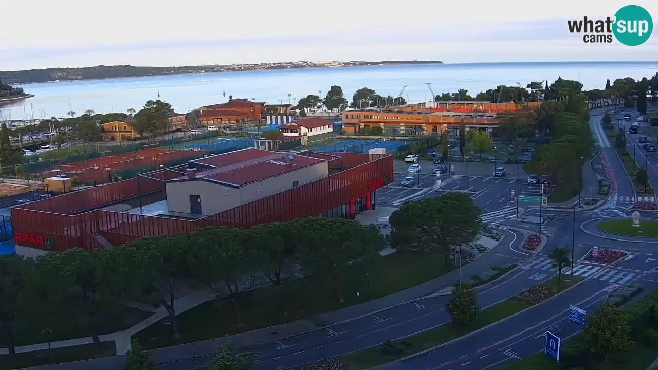 Portorož spletna kamera – pogled na marino in teniška igrišča