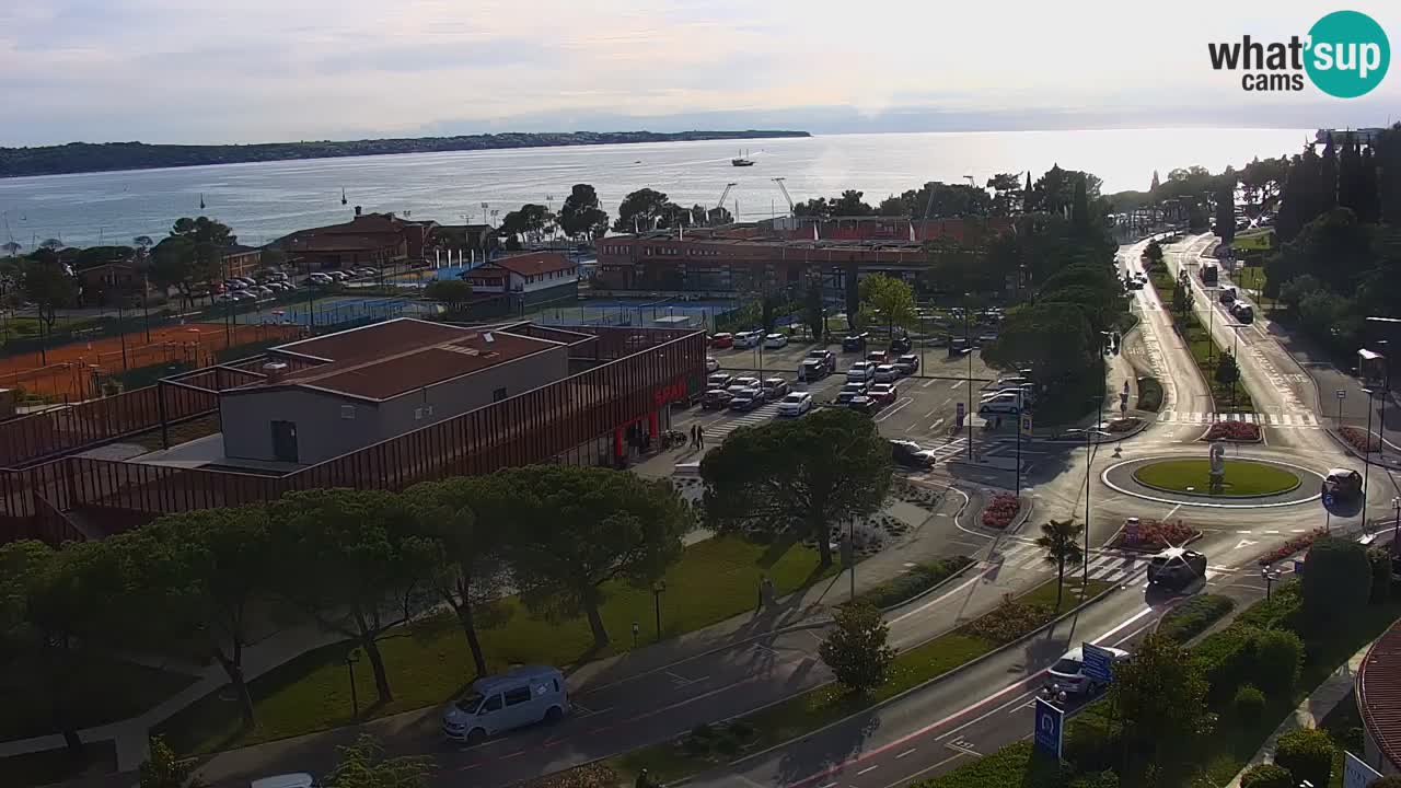 Portorož web kamera – pogled na marinu i teniške terene