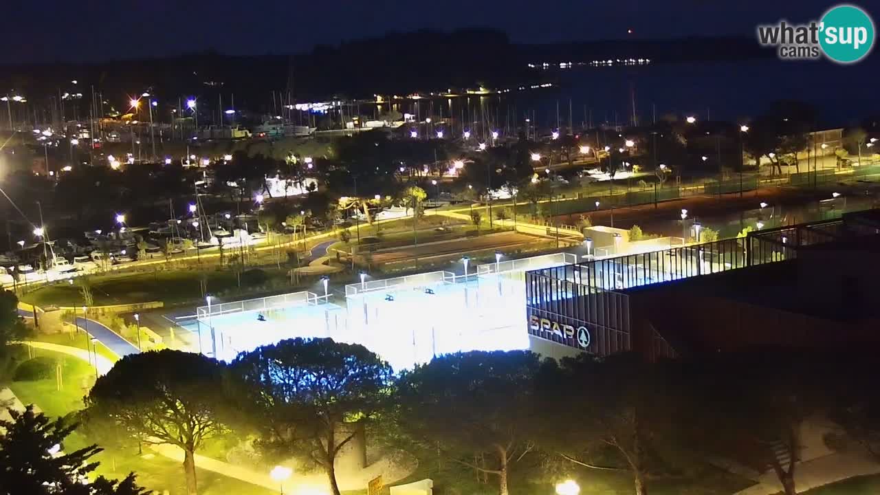 Portorož web kamera – pogled na marinu i teniške terene