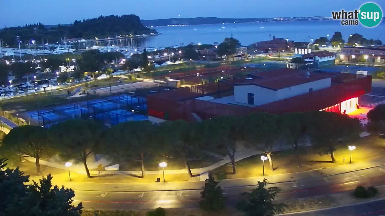 Portorož web kamera – pogled na marinu i teniške terene