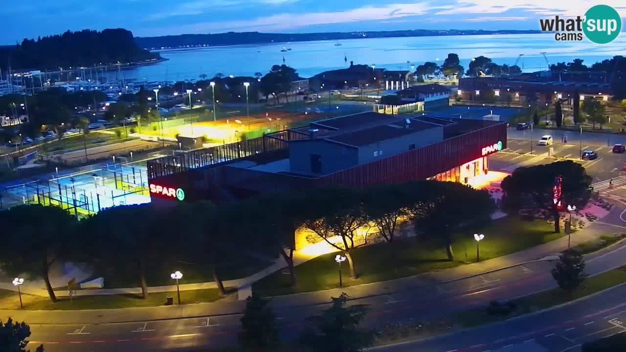 Portorož web kamera – pogled na marinu i teniške terene