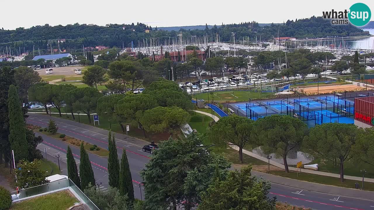 Portorož web kamera – pogled na marinu i teniške terene