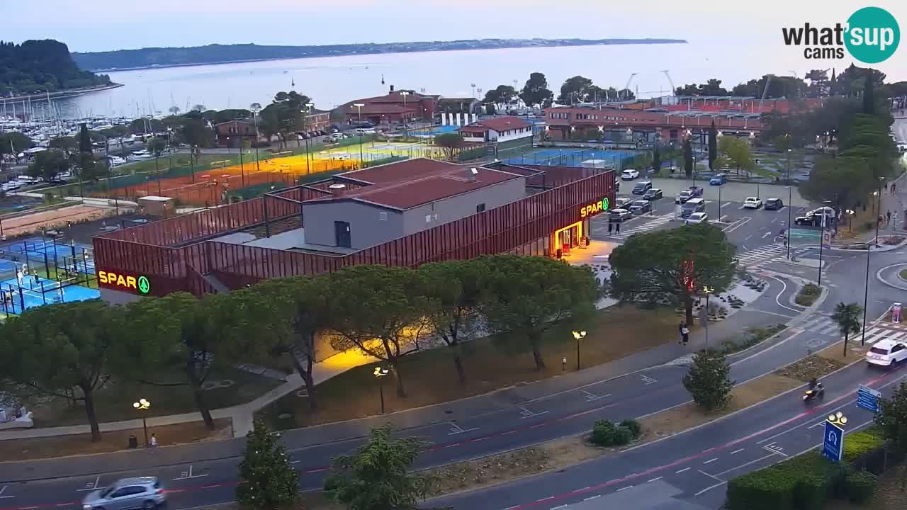 Portorož web kamera – pogled na marinu i teniške terene