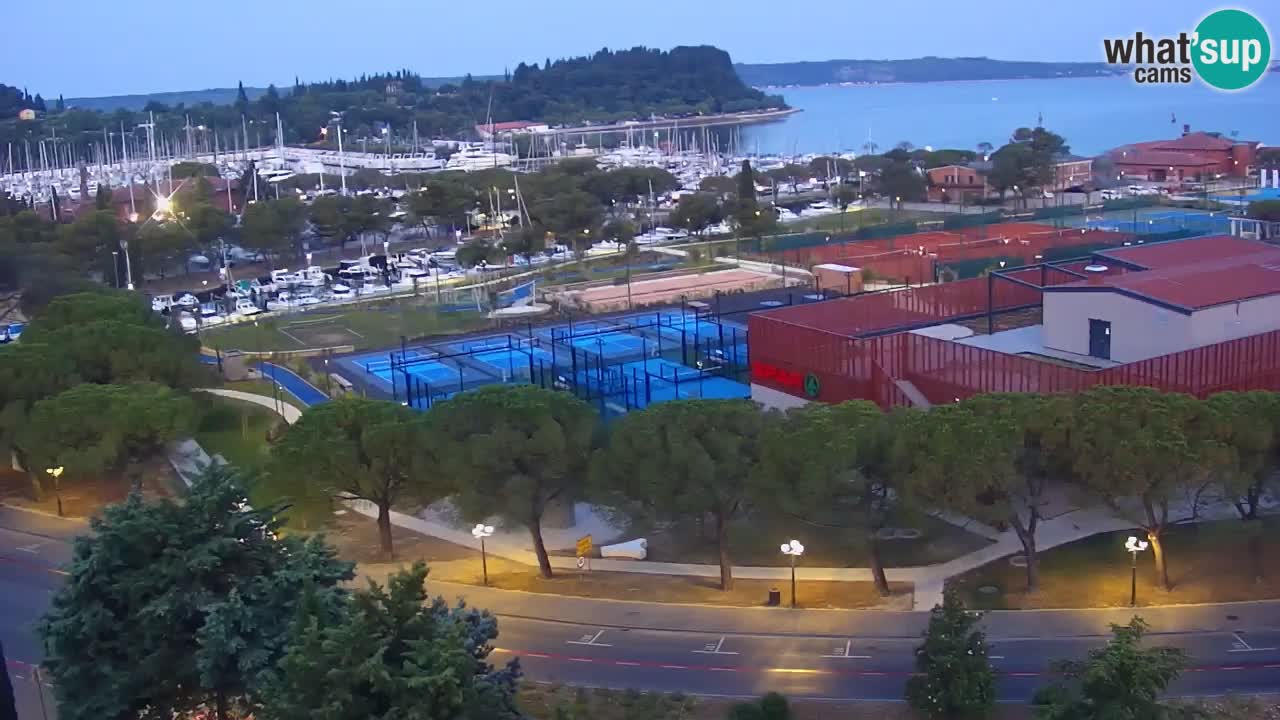 Portorož web kamera – pogled na marinu i teniške terene