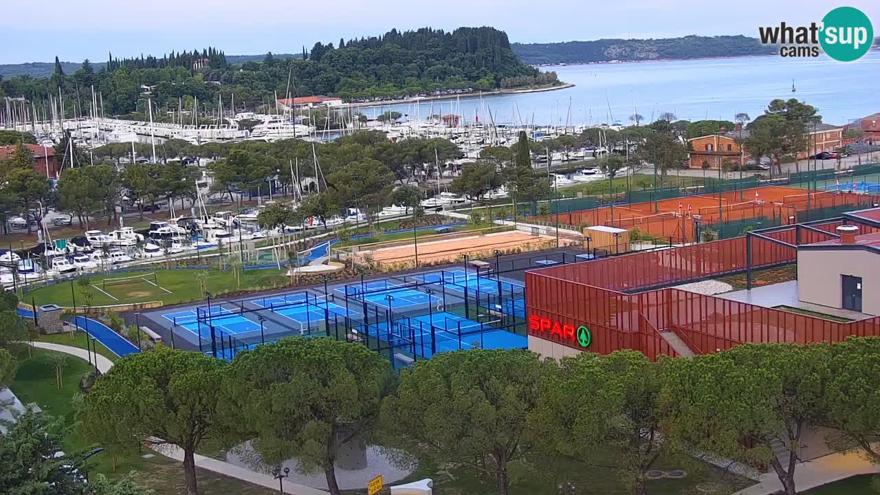 Portorož web kamera – pogled na marinu i teniške terene