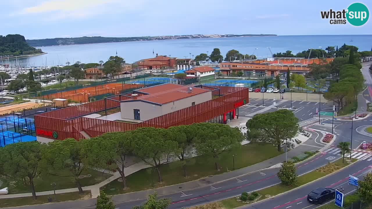 Portorož Live Webcam – vue sur la marina et les courts de tennis