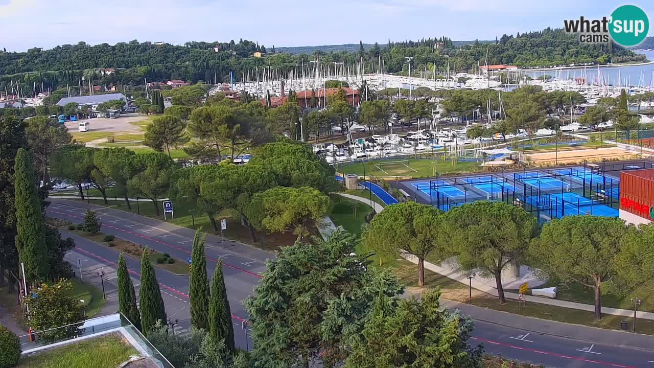 Portorož web kamera – pogled na marinu i teniške terene