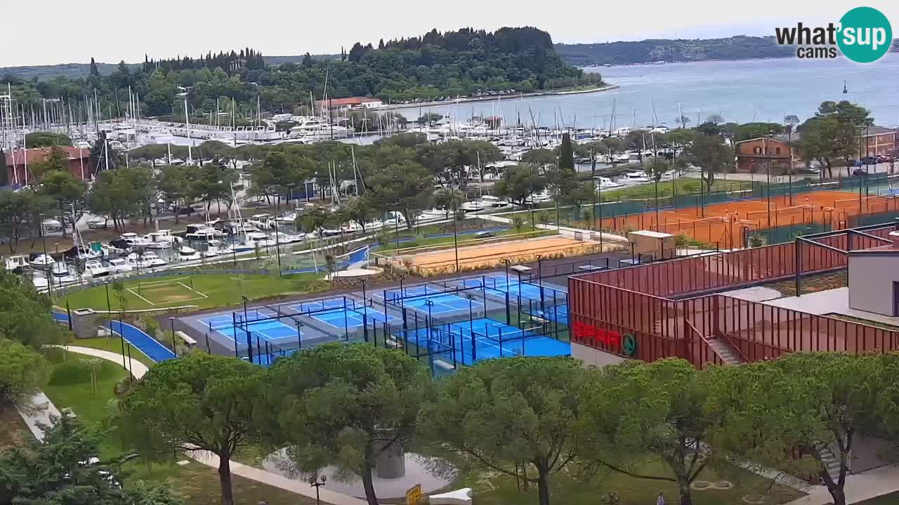 Portorož web kamera – pogled na marinu i teniške terene