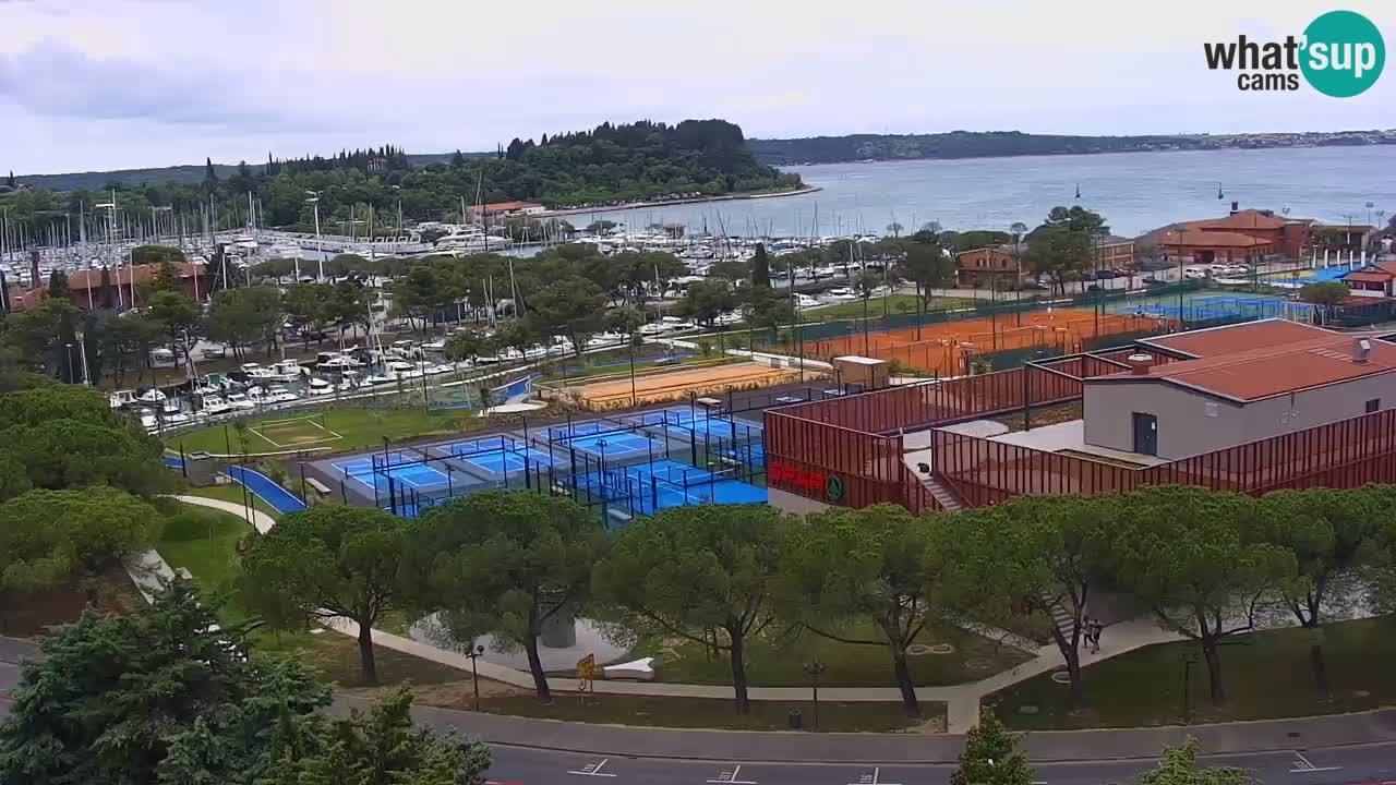 Portorož web kamera – pogled na marinu i teniške terene