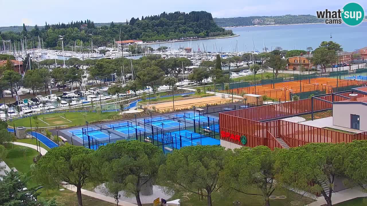 Portorož web kamera – pogled na marinu i teniške terene