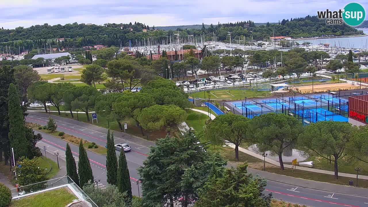 Portorož web kamera – pogled na marinu i teniške terene