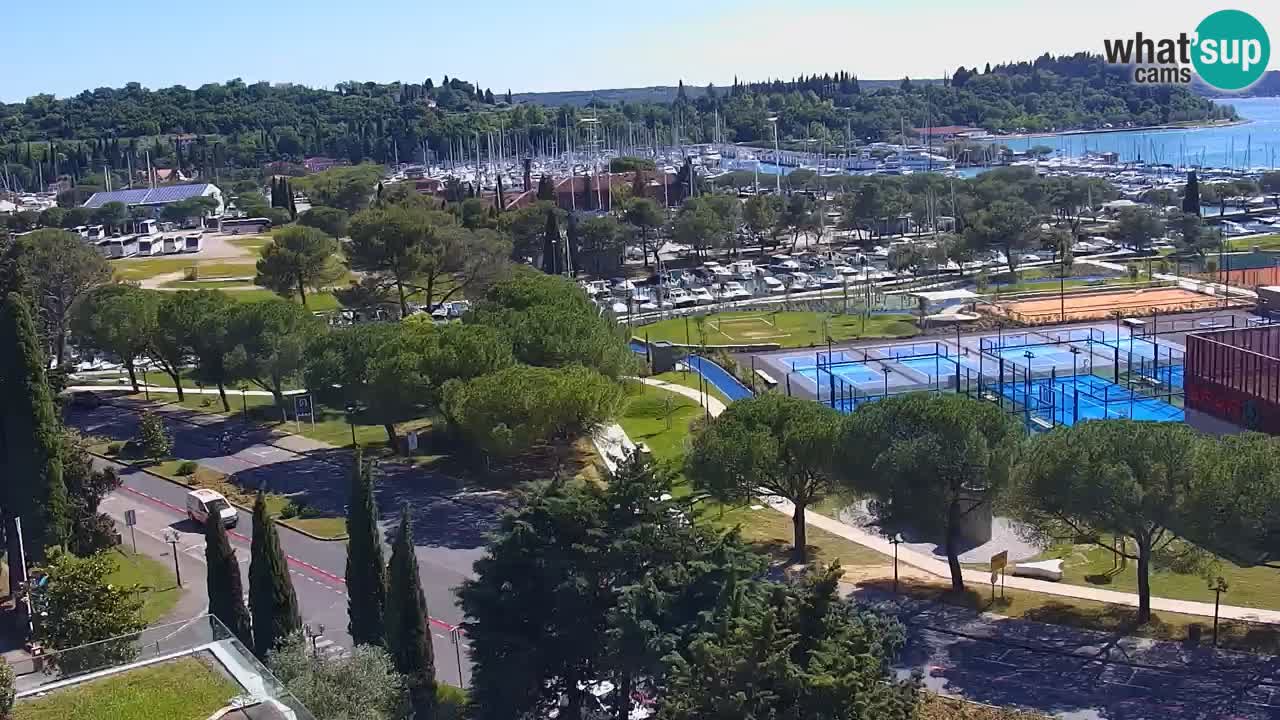 Portorož camera en vivo – vista del puerto deportivo y las canchas de tenis