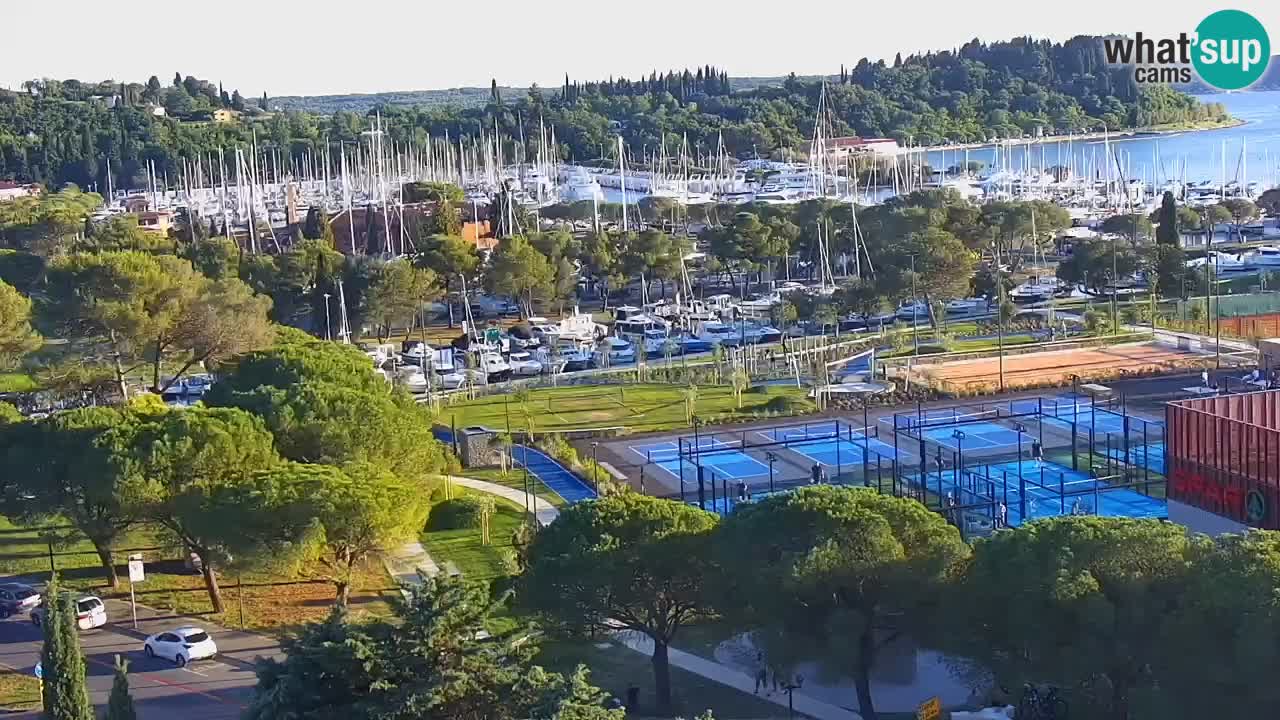Portorož web kamera – pogled na marinu i teniške terene