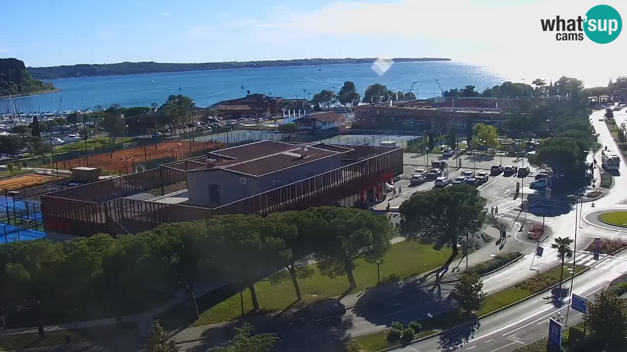 Portorož camera en vivo – vista del puerto deportivo y las canchas de tenis