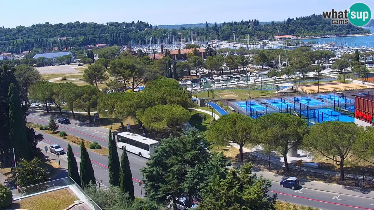 Portorož Live Webcam – vue sur la marina et les courts de tennis
