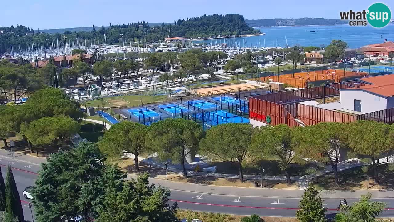 Portorož Live Webcam – vue sur la marina et les courts de tennis