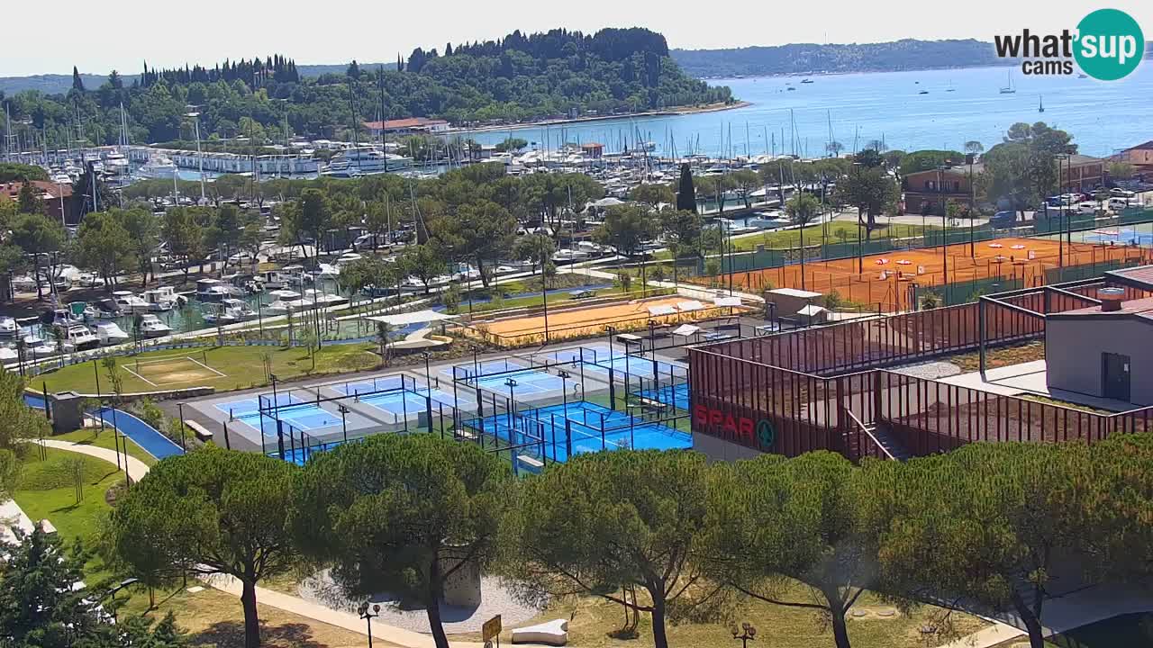 Portorož Live Webcam – vue sur la marina et les courts de tennis