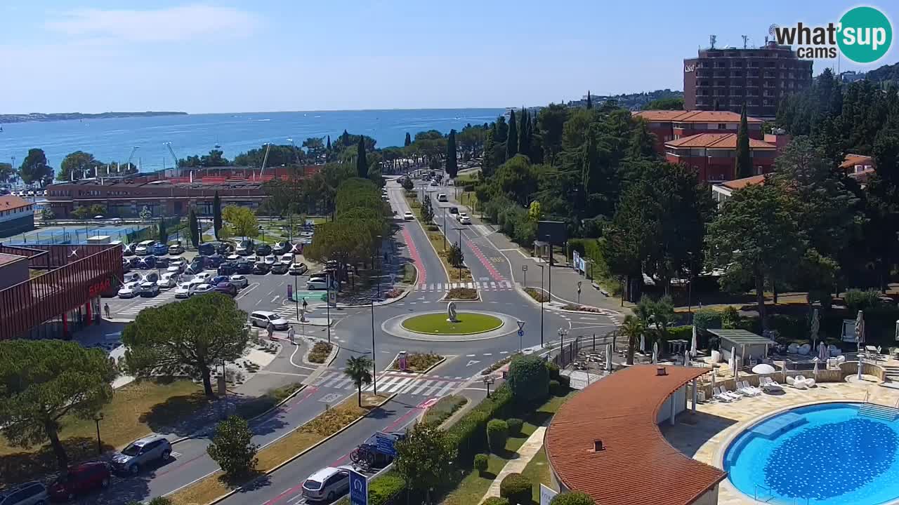 Portorož camera en vivo – vista del puerto deportivo y las canchas de tenis