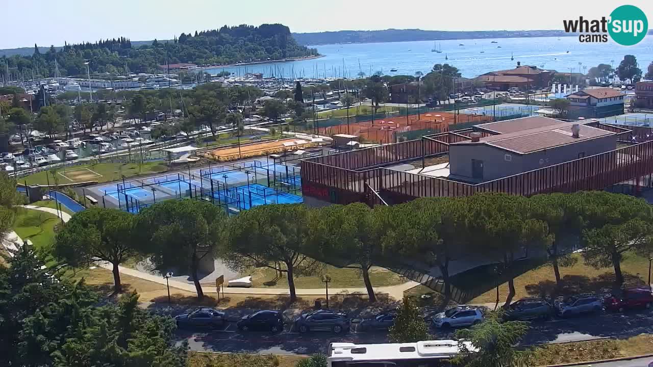 Portorož Live Webcam – vue sur la marina et les courts de tennis