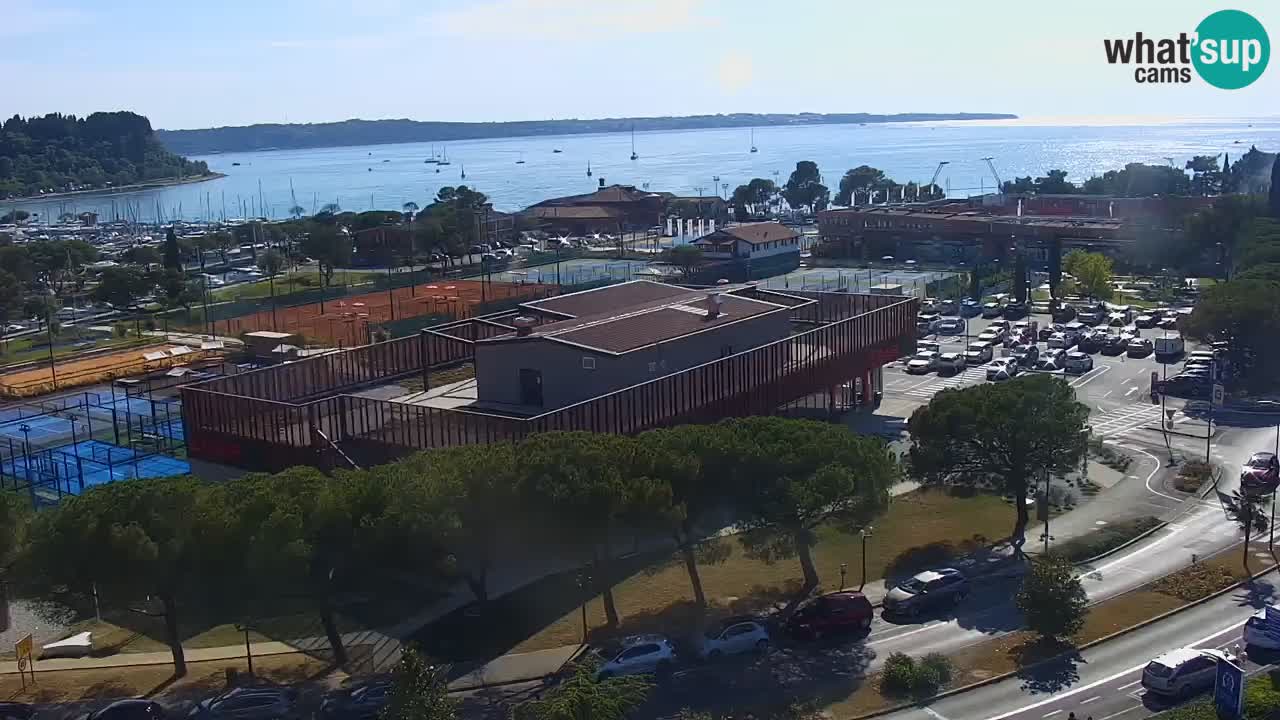 Portorož camera en vivo – vista del puerto deportivo y las canchas de tenis