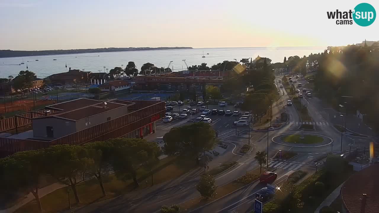 Portorož camera en vivo – vista del puerto deportivo y las canchas de tenis