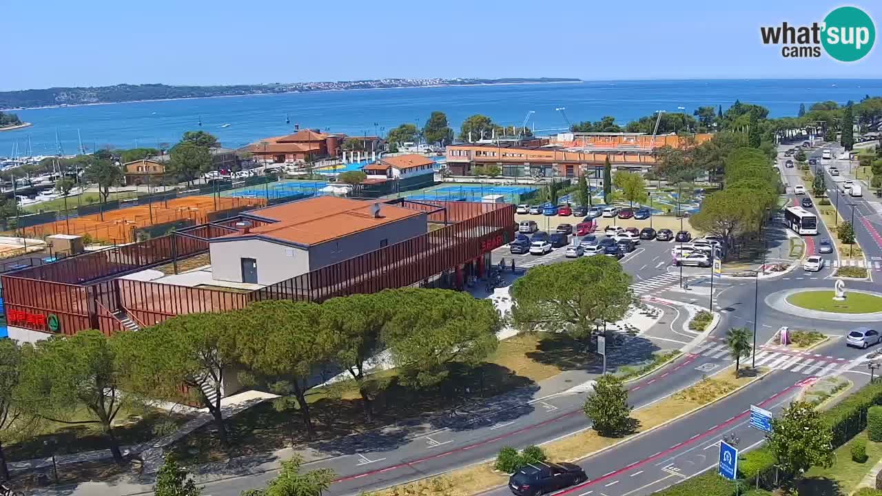 Portorož camera en vivo – vista del puerto deportivo y las canchas de tenis