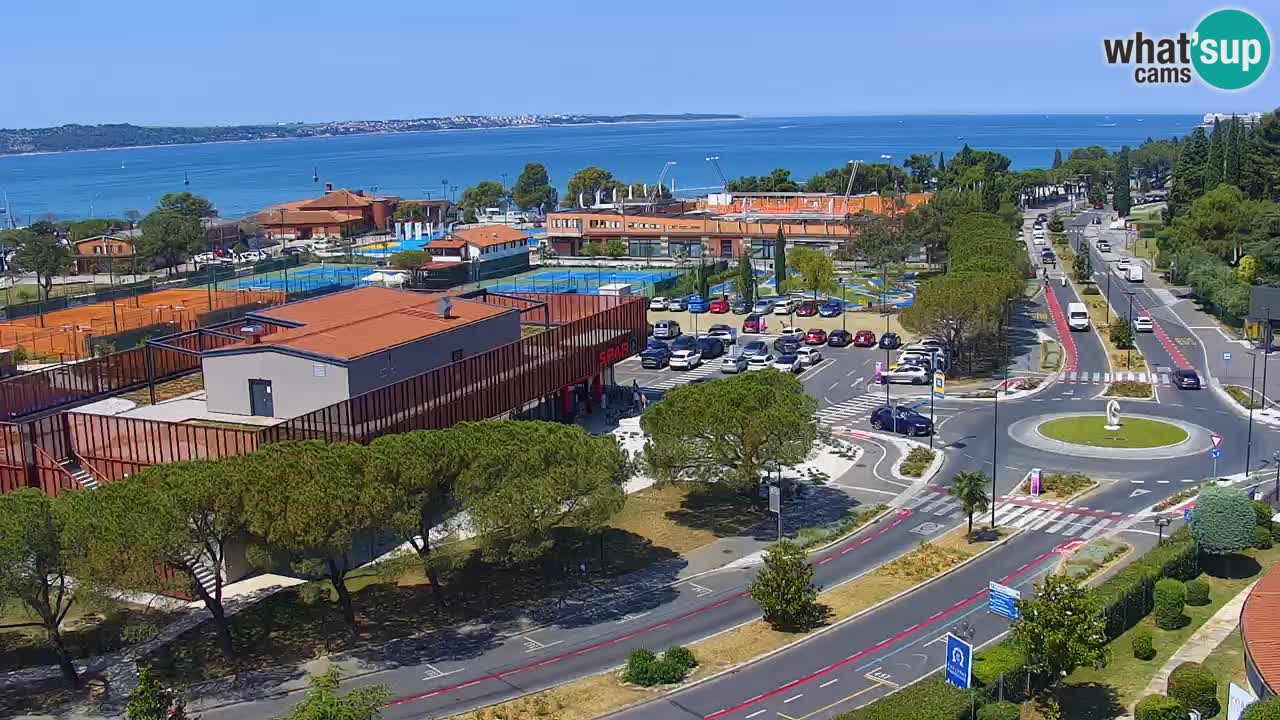 Portorož camera en vivo – vista del puerto deportivo y las canchas de tenis