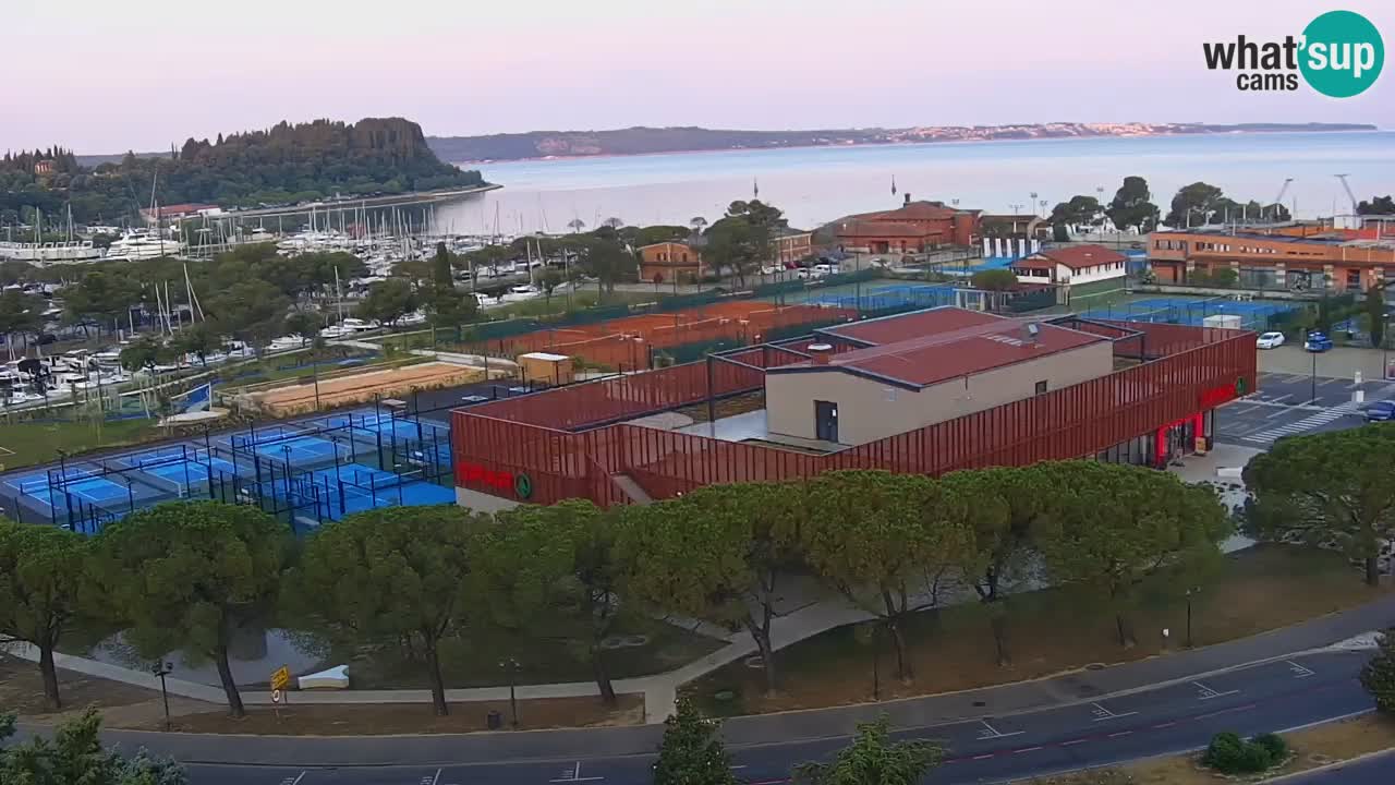 Portorož spletna kamera – pogled na marino in teniška igrišča