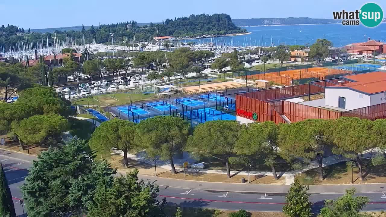 Portorož web kamera – pogled na marinu i teniške terene