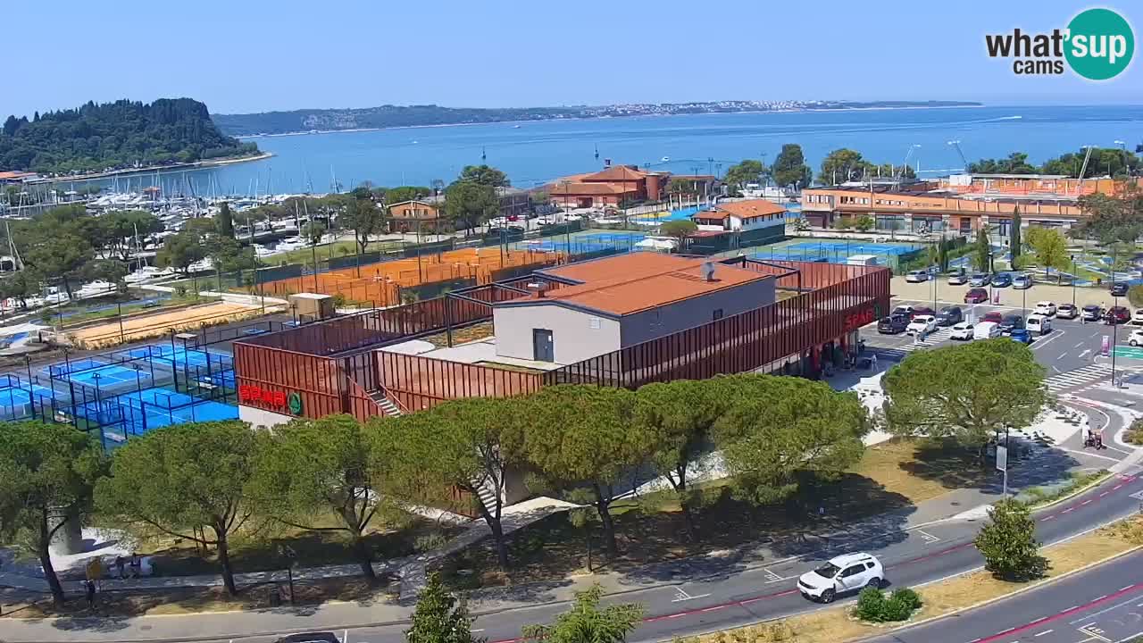 Portorož Live Webcam – vue sur la marina et les courts de tennis