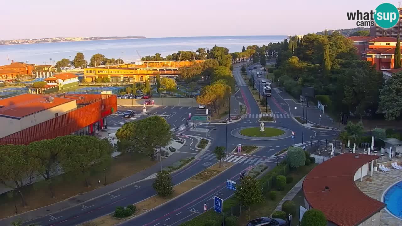 Portorož camera en vivo – vista del puerto deportivo y las canchas de tenis