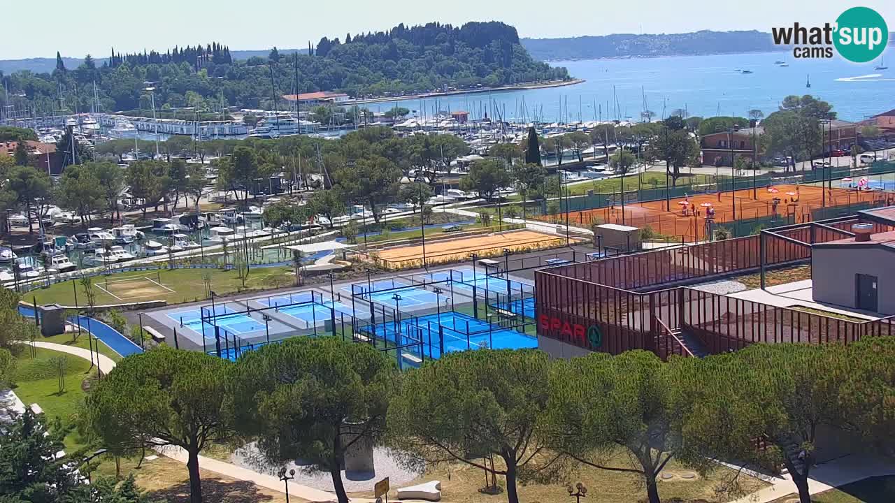 Portorož web kamera – pogled na marinu i teniške terene
