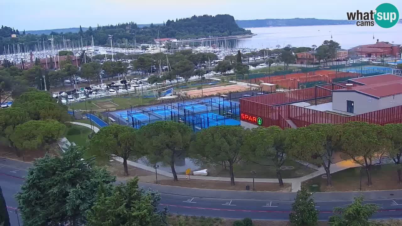 Portorož spletna kamera – pogled na marino in teniška igrišča