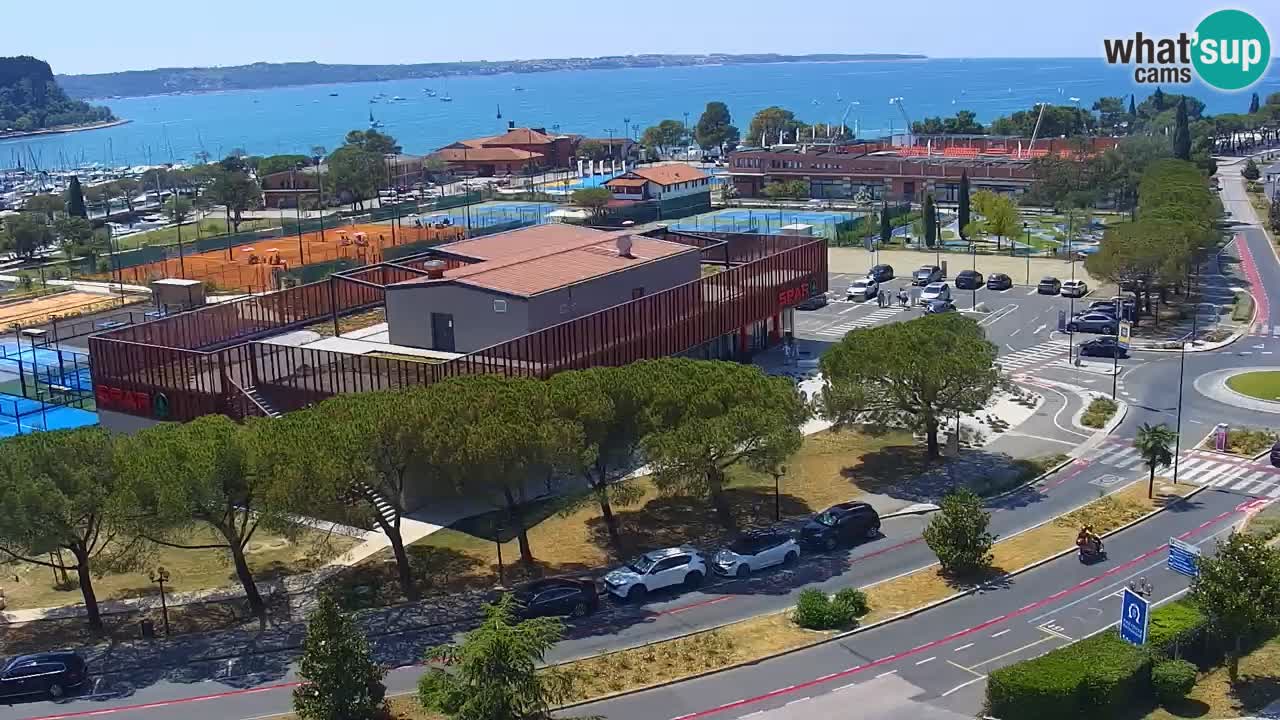 Portorož Live Webcam – vue sur la marina et les courts de tennis