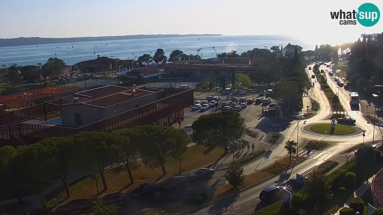 Portorož Live Webcam – vue sur la marina et les courts de tennis