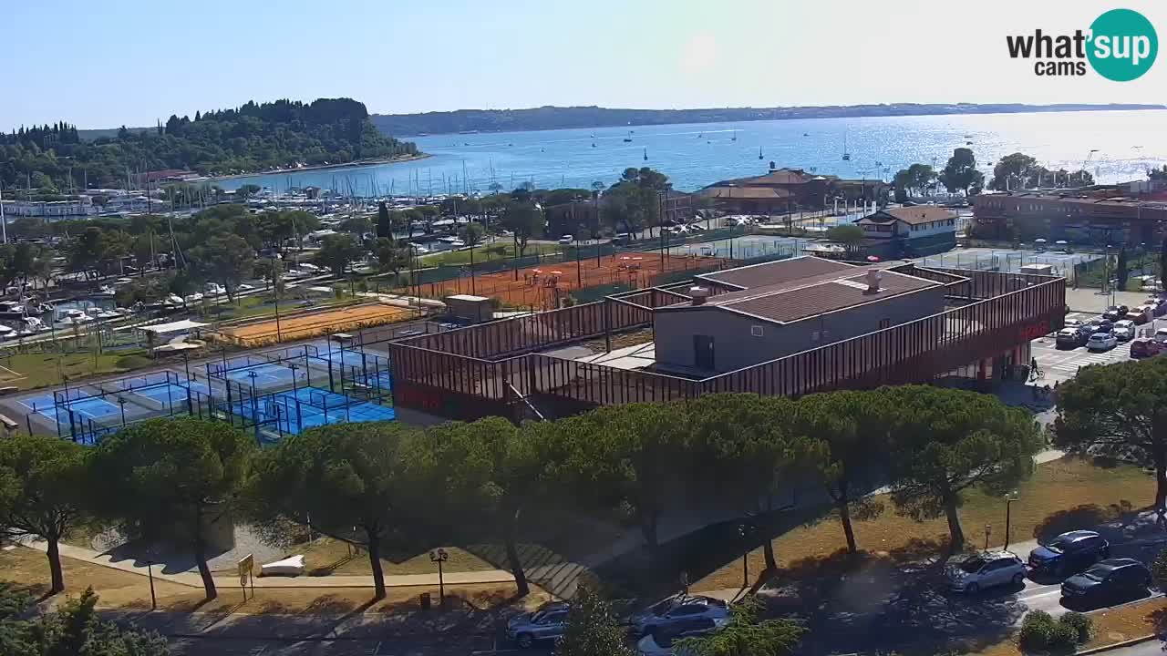Portorož Live Webcam – vue sur la marina et les courts de tennis