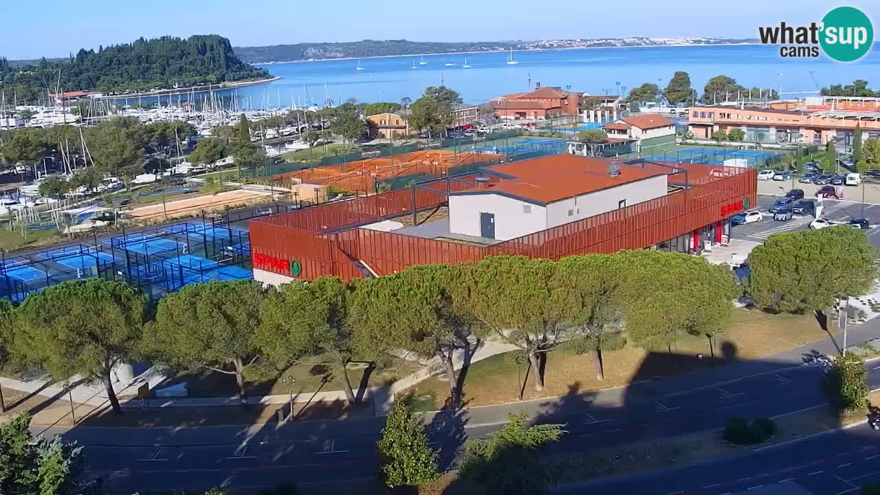 Portorož camera en vivo – vista del puerto deportivo y las canchas de tenis