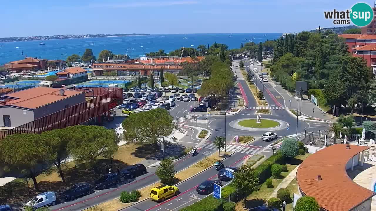 Portorož camera en vivo – vista del puerto deportivo y las canchas de tenis
