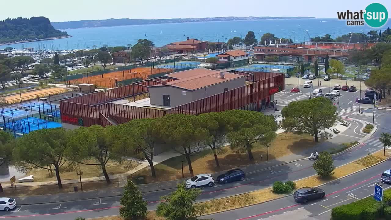 Portorož web kamera – pogled na marinu i teniške terene