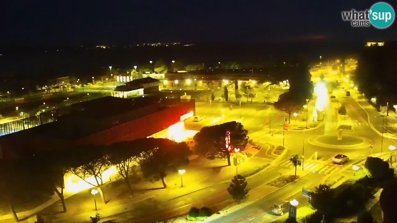 Portorož camera en vivo – vista del puerto deportivo y las canchas de tenis