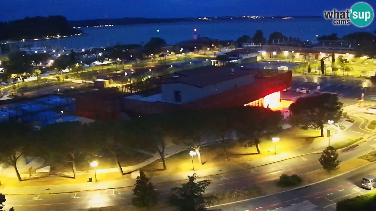 Portorož camera en vivo – vista del puerto deportivo y las canchas de tenis