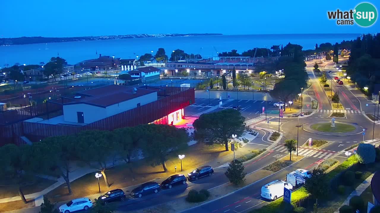 Portorož camera en vivo – vista del puerto deportivo y las canchas de tenis