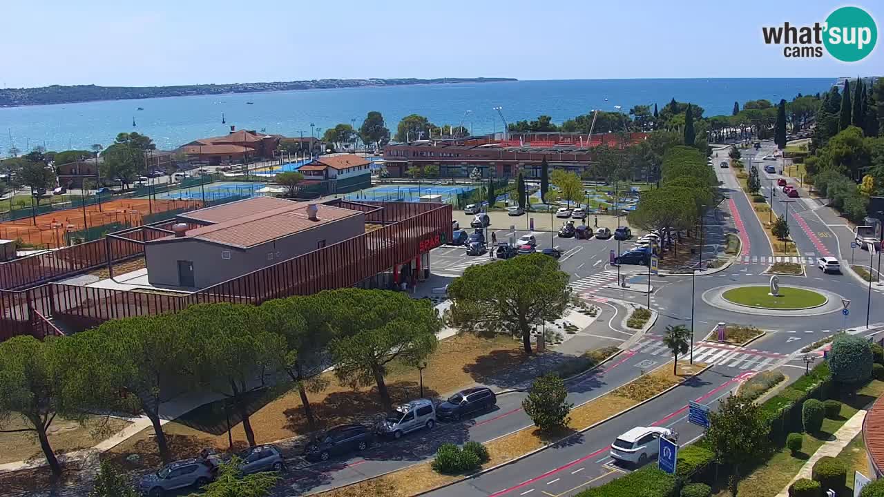 Portorož camera en vivo – vista del puerto deportivo y las canchas de tenis