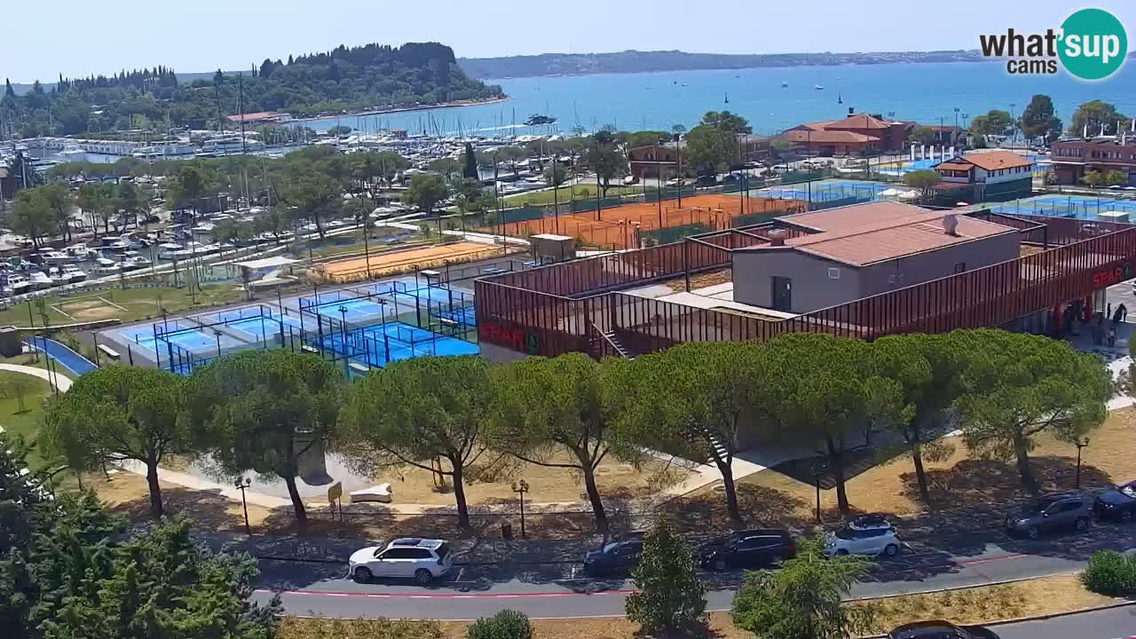 Portorož Live Webcam – vue sur la marina et les courts de tennis
