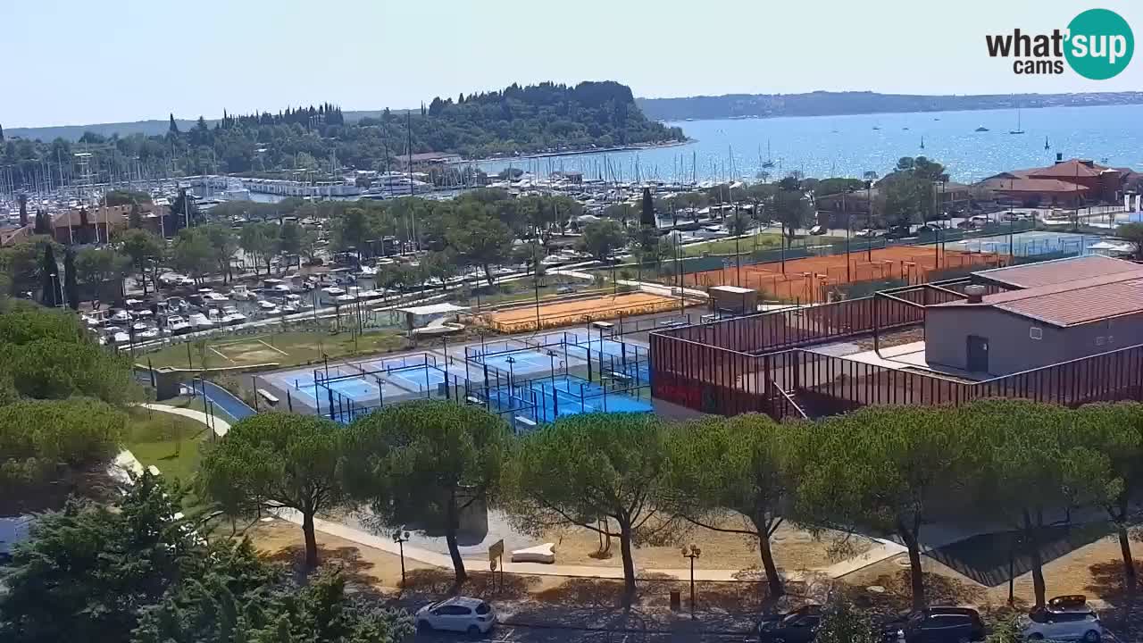 Portorož Live Webcam – vue sur la marina et les courts de tennis
