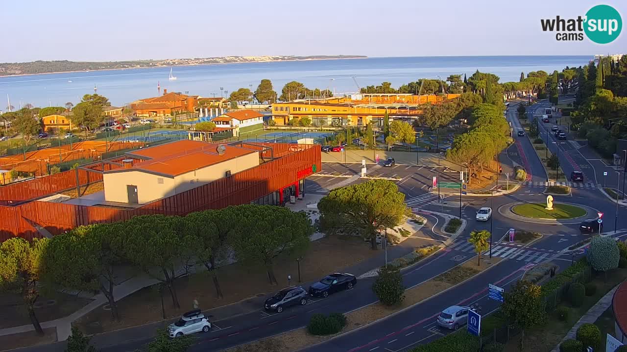 Portorož Live Webcam – vue sur la marina et les courts de tennis