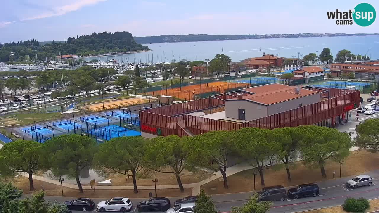 Portorož web kamera – pogled na marinu i teniške terene