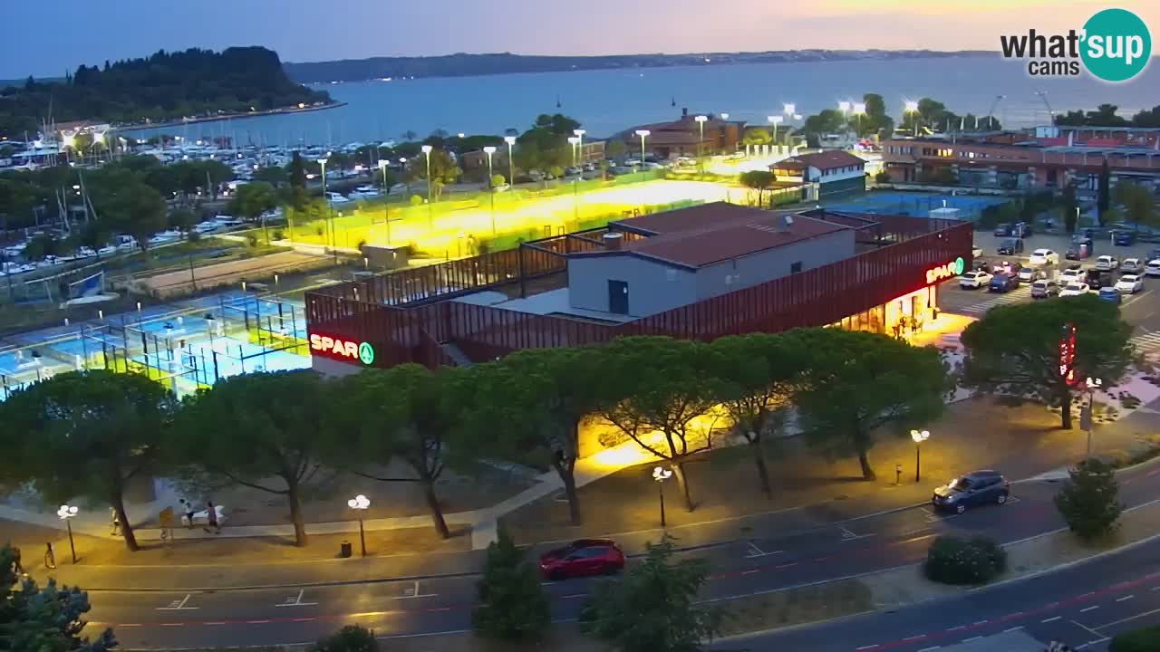 Portorož web kamera – pogled na marinu i teniške terene