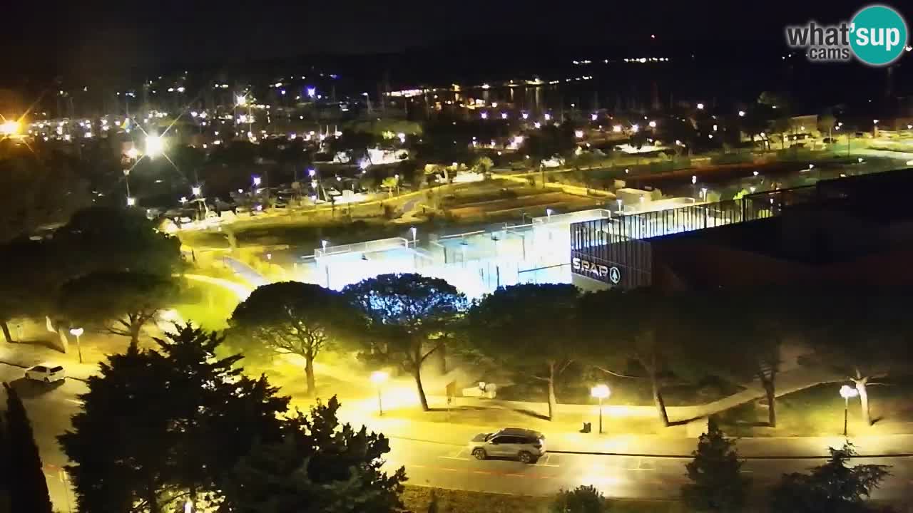 Portorož Live Webcam – vue sur la marina et les courts de tennis