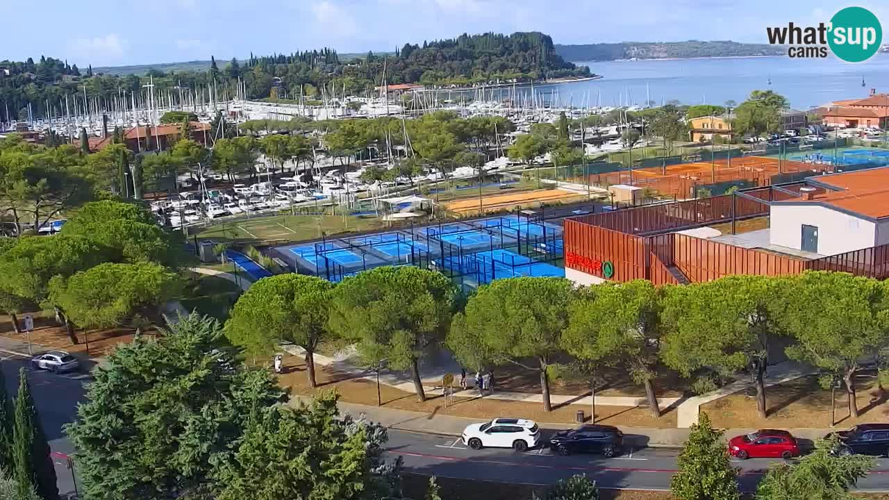Portorož Live Webcam – vue sur la marina et les courts de tennis